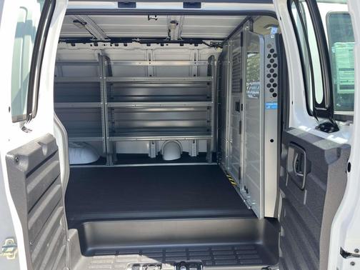 2025 Chevrolet Express 2500 RWD 2500 Regular Wheelbase WT