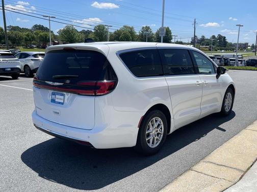 Bright White Clearcoat 2024 Chrysler Pacifica Touring L