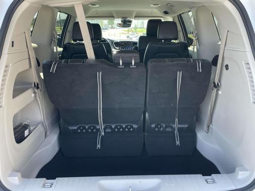 Bright White Clearcoat 2024 Chrysler Pacifica Touring L