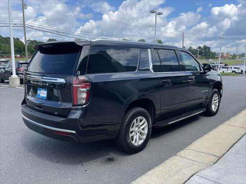 2023 Chevrolet Suburban LT