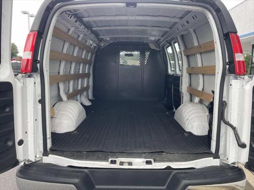 2023 GMC Savana 2500 Work Van