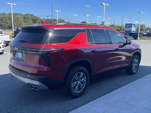 2025 Chevrolet Traverse LT