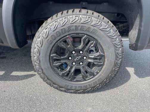 2025 Chevrolet Silverado 1500 ZR2