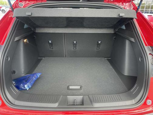 Apex Red 2026 Chevrolet Trax FWD 2RS