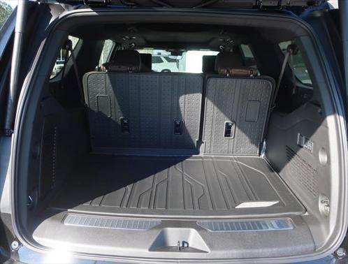 2025 Chevrolet Suburban 4WD High Country
