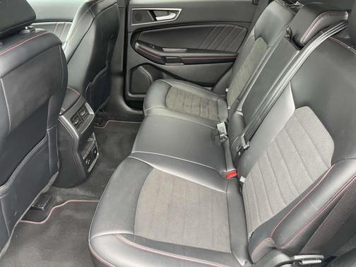 2022 Ford Edge ST Line