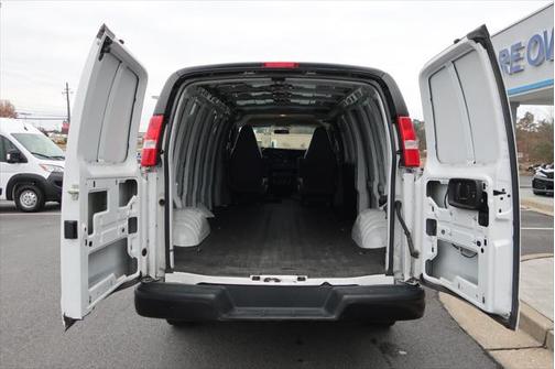 2023 GMC Savana 2500 Work Van