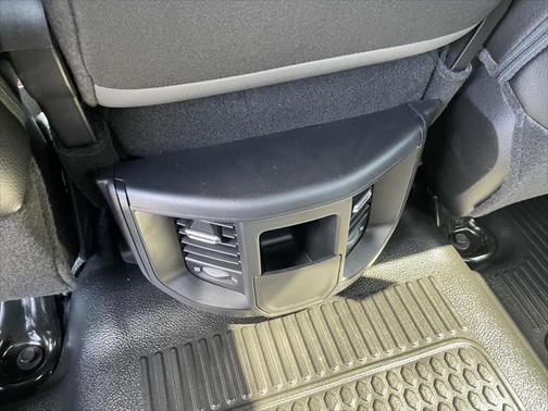 2023 RAM 2500 Tradesman Crew Cab 4x4 8' Box