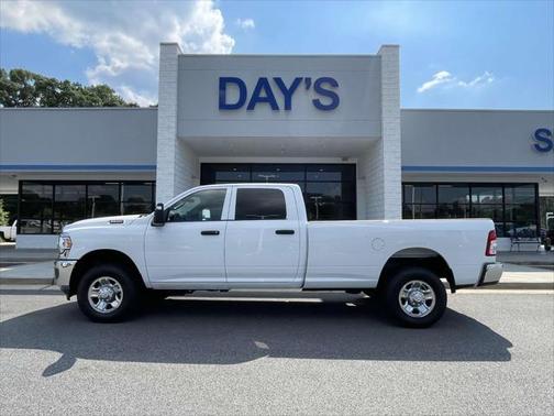 2023 RAM 2500 Tradesman Crew Cab 4x4 8' Box