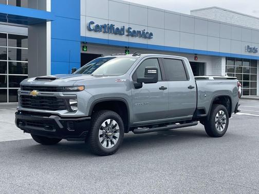 Sterling Gray Metallic 2026 Chevrolet Silverado 2500 Custom