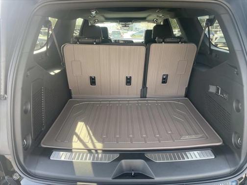2025 Chevrolet Suburban 4WD High Country