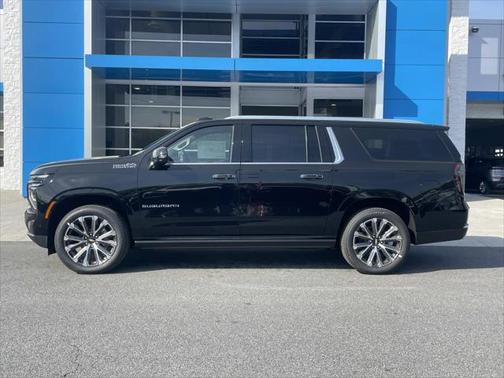 2025 Chevrolet Suburban 4WD High Country