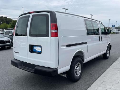 Summit White 2026 Chevrolet Express 2500 LT