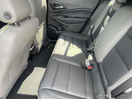 Mosaic Black Metallic 2026 Chevrolet Trax FWD ACTIV
