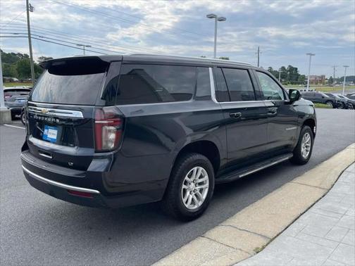2023 Chevrolet Suburban LT