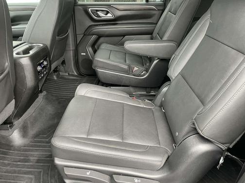 2022 Chevrolet Suburban 4WD Z71