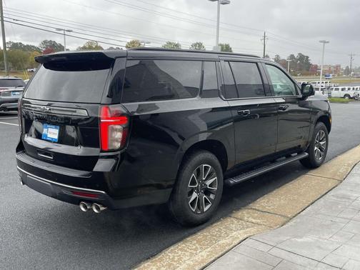 2022 Chevrolet Suburban 4WD Z71