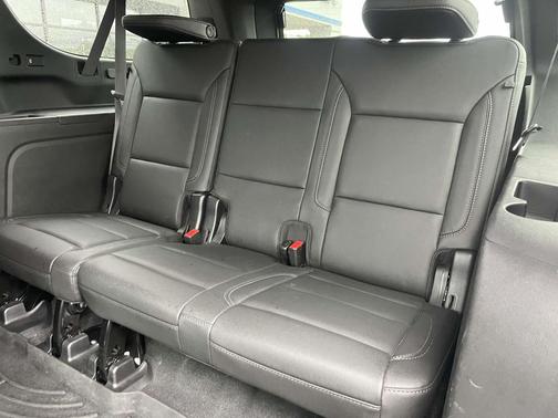 2022 Chevrolet Suburban 4WD Z71