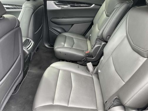 2025 Cadillac XT6 Premium Luxury FWD