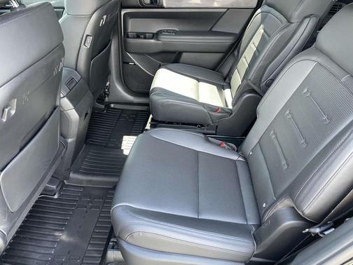 Phantom Black 2025 Hyundai SANTA FE Calligraphy