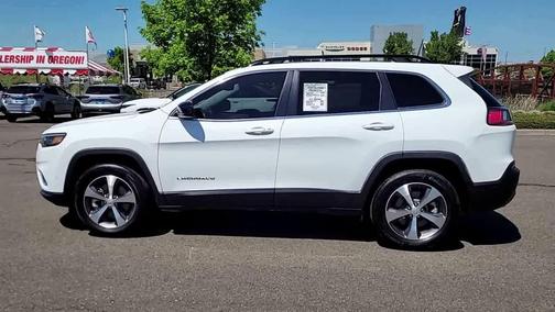 Bright White Clearcoat 2022 Jeep Cherokee Limited