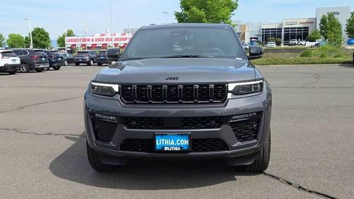 Baltic Gray Metallic Clearcoat 2026 Jeep Grand Cherokee Summit