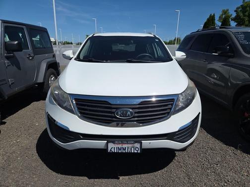 Clear White 2012 Kia Sportage LX