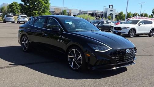 Phantom Black 2022 Hyundai SONATA SEL Plus