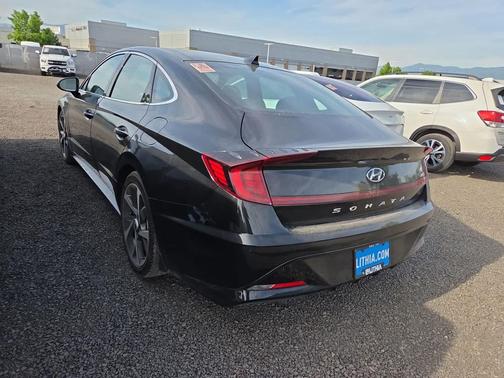 Phantom Black 2022 Hyundai SONATA SEL Plus