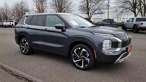 2024 Mitsubishi Outlander SE