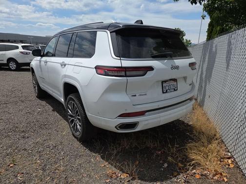 Bright White Clear Coat 2023 Jeep Grand Cherokee L Summit Reserve
