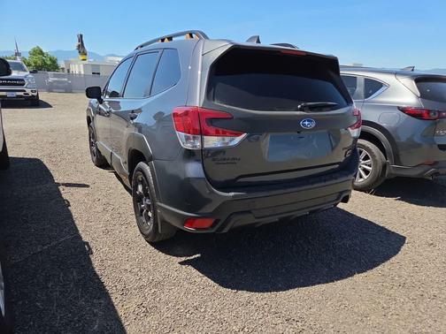 Magnetite Gray Metallic 2023 Subaru Forester Wilderness