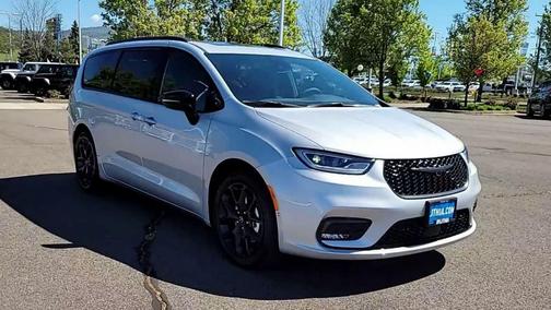 Silver Mist Clearcoat 2026 Chrysler Pacifica L