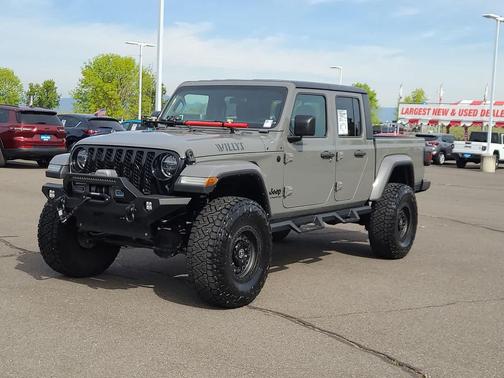Sting-Gray Clearcoat 2021 Jeep Gladiator Willys