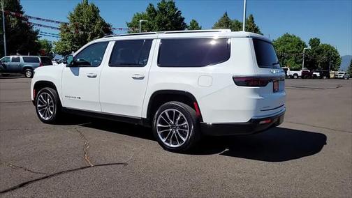 2023 Jeep Wagoneer L Series III