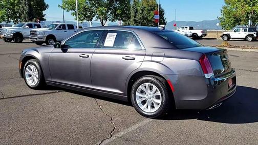 2023 Chrysler 300 Touring