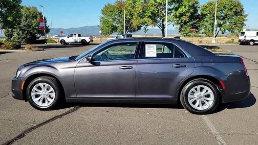 2023 Chrysler 300 Touring