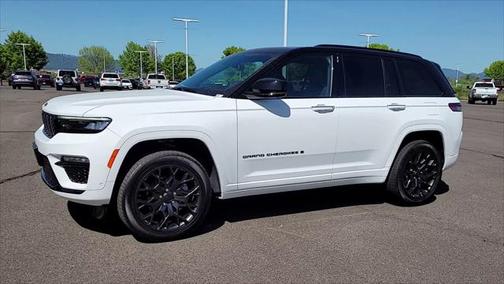 2025 Jeep Grand Cherokee Summit