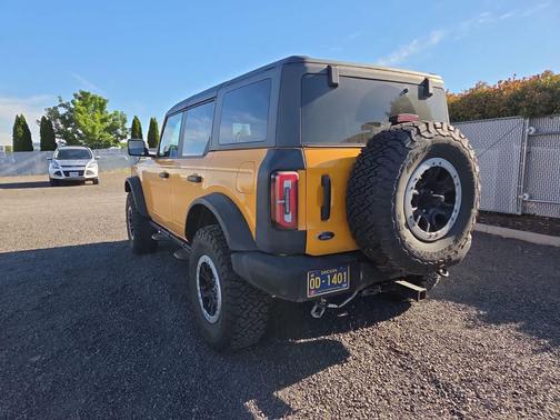 Cyber Orange Metallic Tricoat 2022 Ford Bronco Badlands