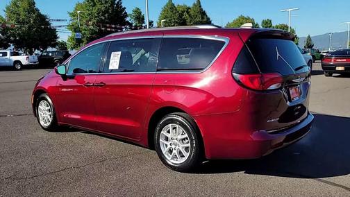 2021 Chrysler Voyager LXI