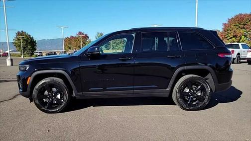 2024 Jeep Grand Cherokee Altitude