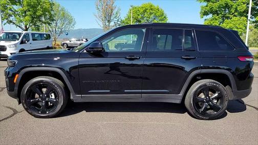 2024 Jeep Grand Cherokee Altitude