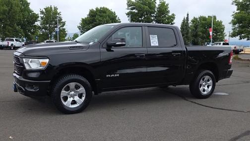 Diamond Black Crystal Pearlcoat 2019 RAM 1500 Big Horn