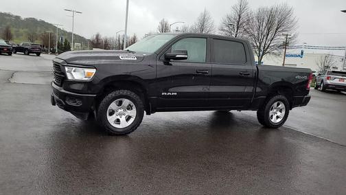 Diamond Black Crystal Pearlcoat 2019 RAM 1500 Big Horn