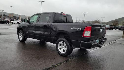 Diamond Black Crystal Pearlcoat 2019 RAM 1500 Big Horn