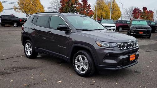 Granite Crystal Metallic Clearcoat 2023 Jeep Compass Latitude