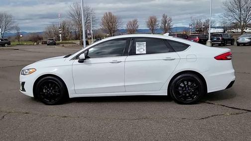 2020 Ford Fusion SE