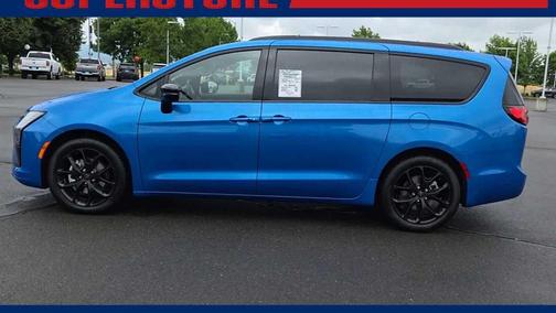 Hydro Blue Pearlcoat 2027 Chrysler Pacifica Limited
