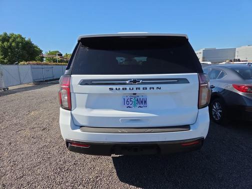 Summit White 2021 Chevrolet Suburban Z71