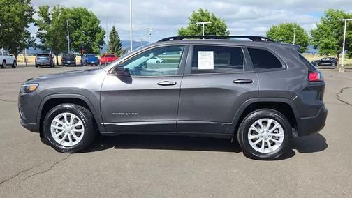 Granite Crystal Metallic Clearcoat 2022 Jeep Cherokee Latitude Lux